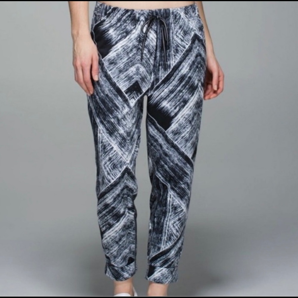 EUC Lululemon joggers